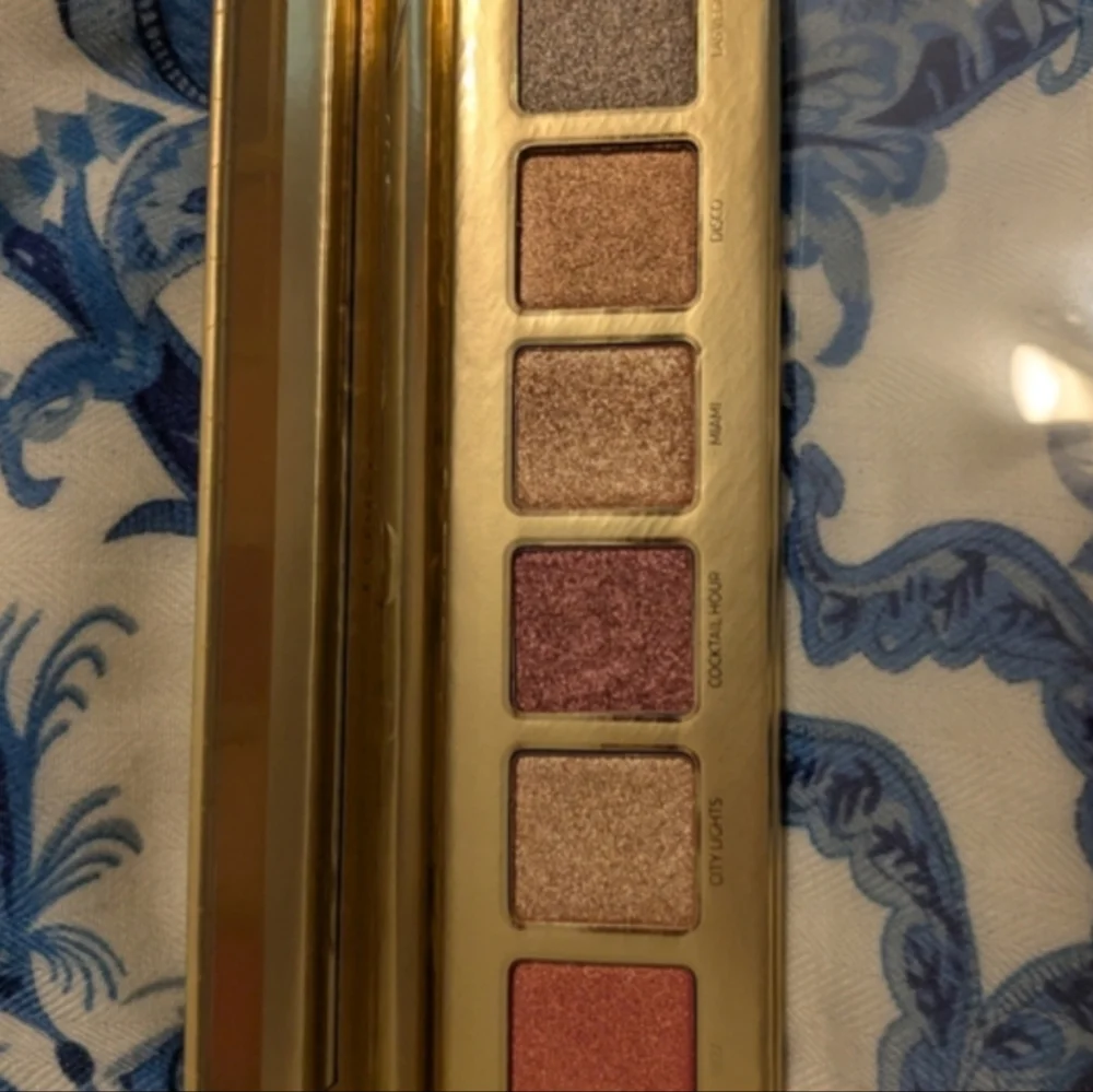 🆕 Eye Shadow Palette Eloise Sahara Nights shadow Palette - New In Box